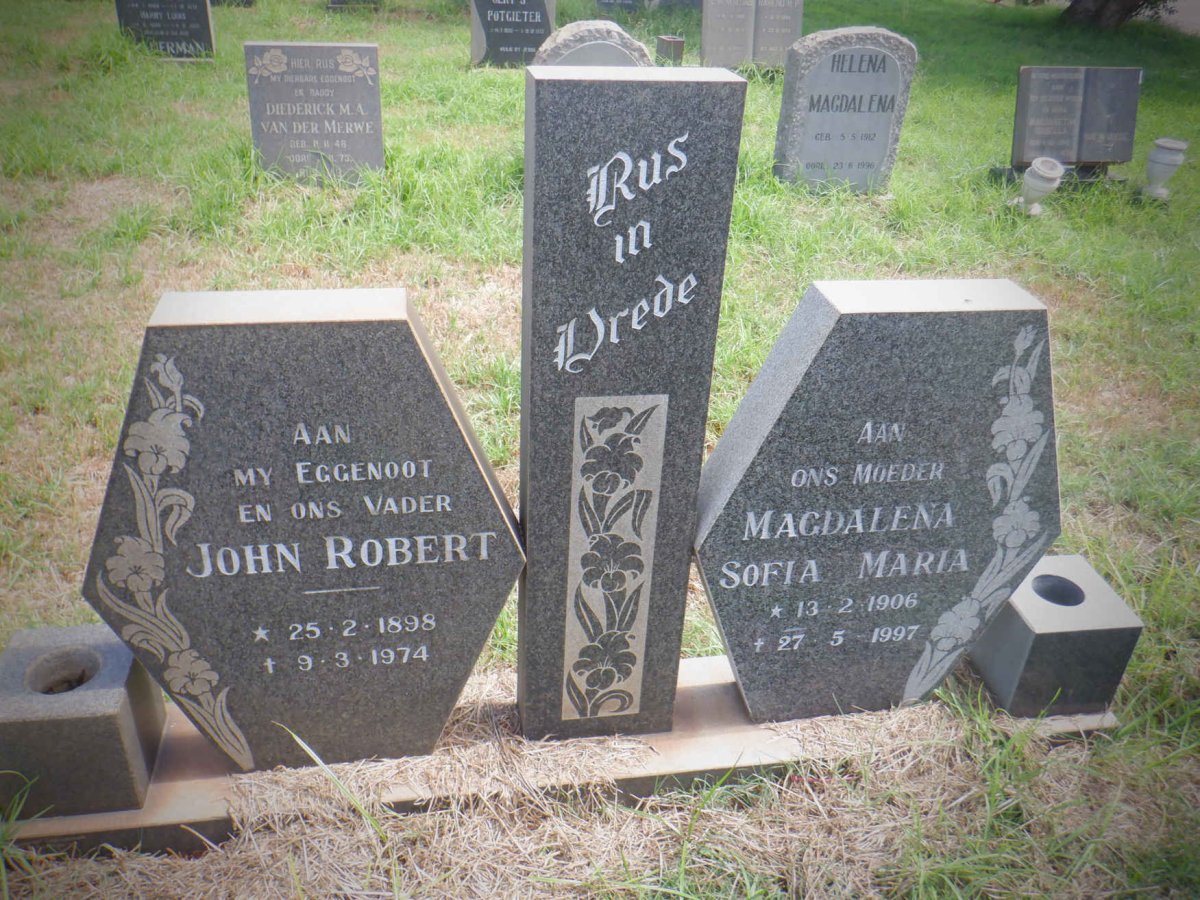 ? John Robert 1898-1974 &amp; Magdalena Sofia Maria 1906-1997