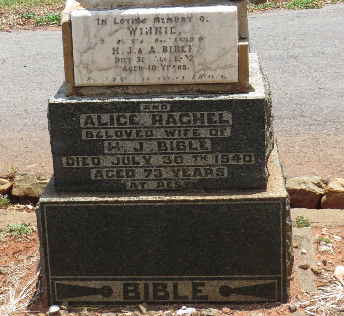 BIBLE Alice Rachel -1940 :: BIBLE Winnie -1902