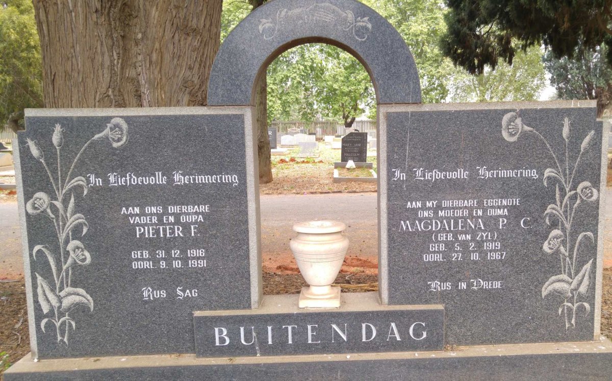 BUITENDAG Pieter F. 1916-1991 &amp; Magdalena P.C. VAN ZYL 1919-1967