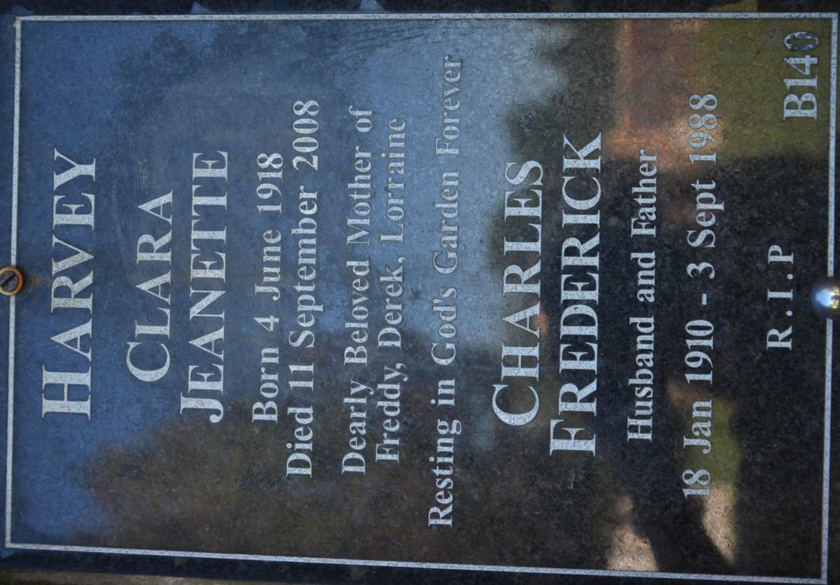 HARVEY Charles Frederick 1910-1988 &amp; Clara Jeanette 1918-2008