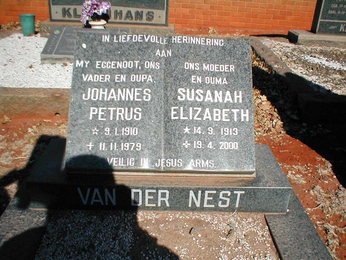 NEST Johannes Petrus, van der 1910-1979 &amp; Susanah Elizabeth 1913-2000