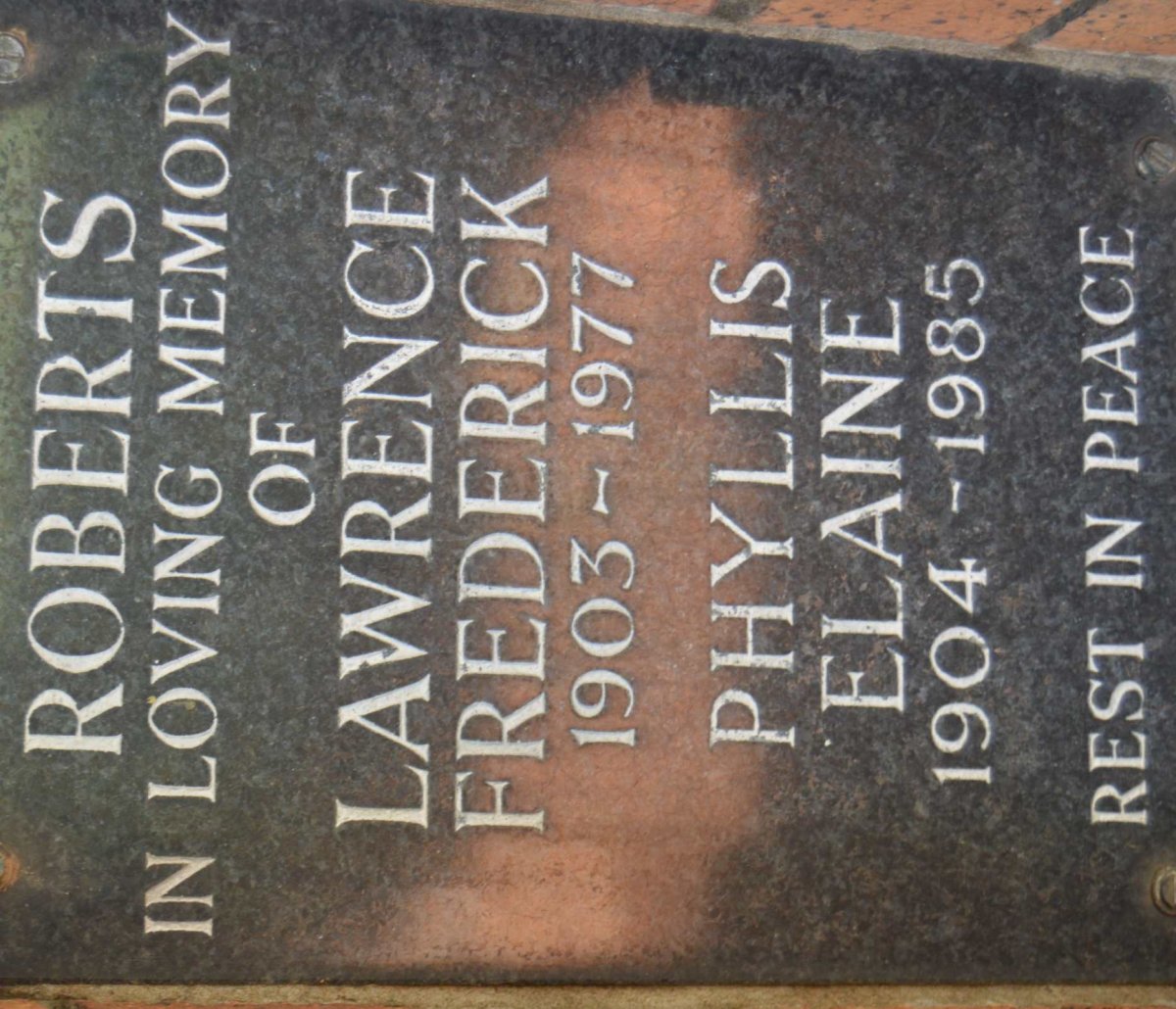 ROBERTS Lawrence Frederick 1903-1977 &amp; Phyllis Elaine 1904-1985