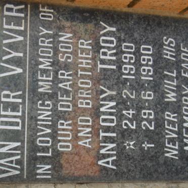 V - Vanne :: Surnames - V