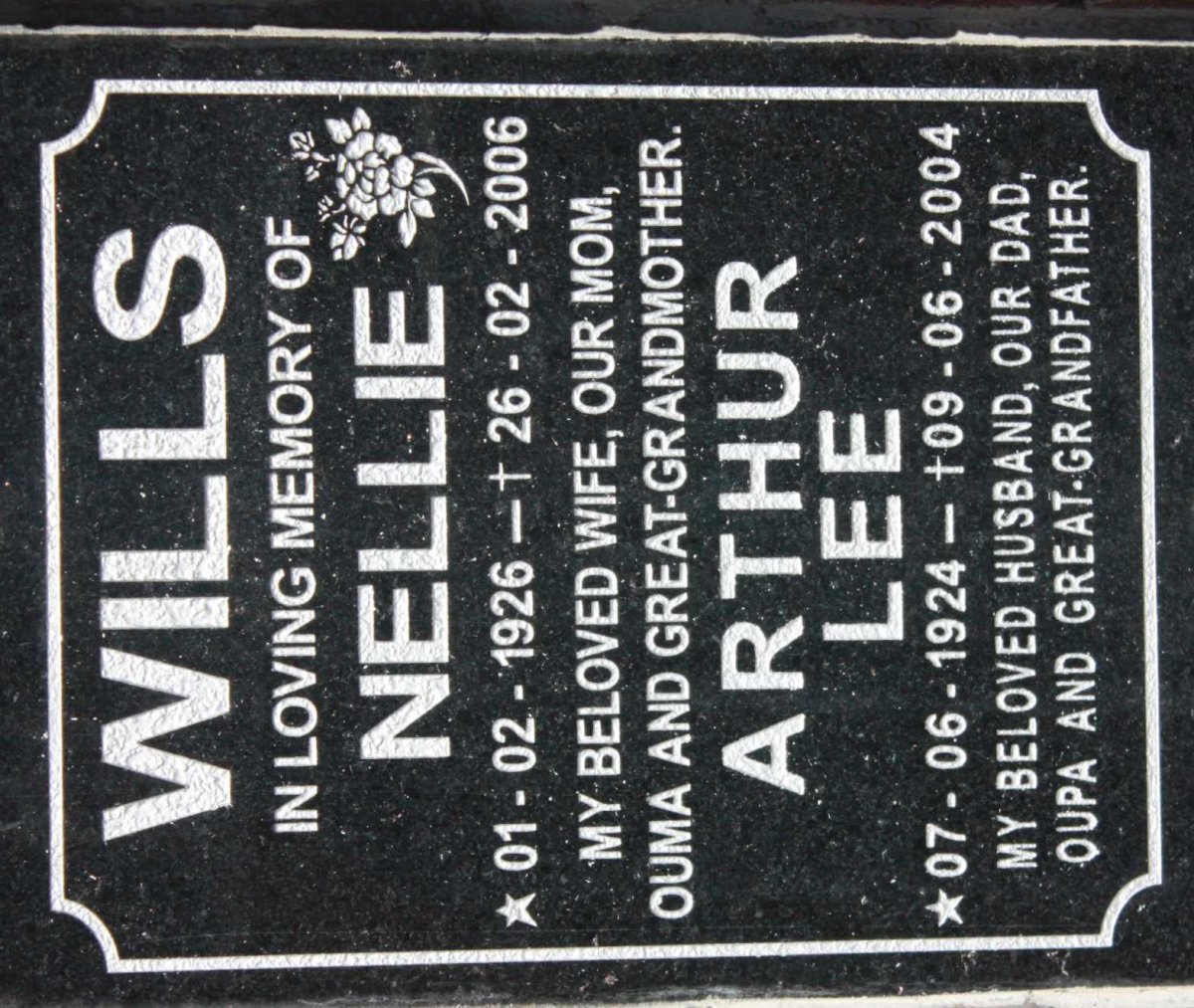 WILLS Arthur Lee 1924-2004 &amp; Nellie 1926-2006
