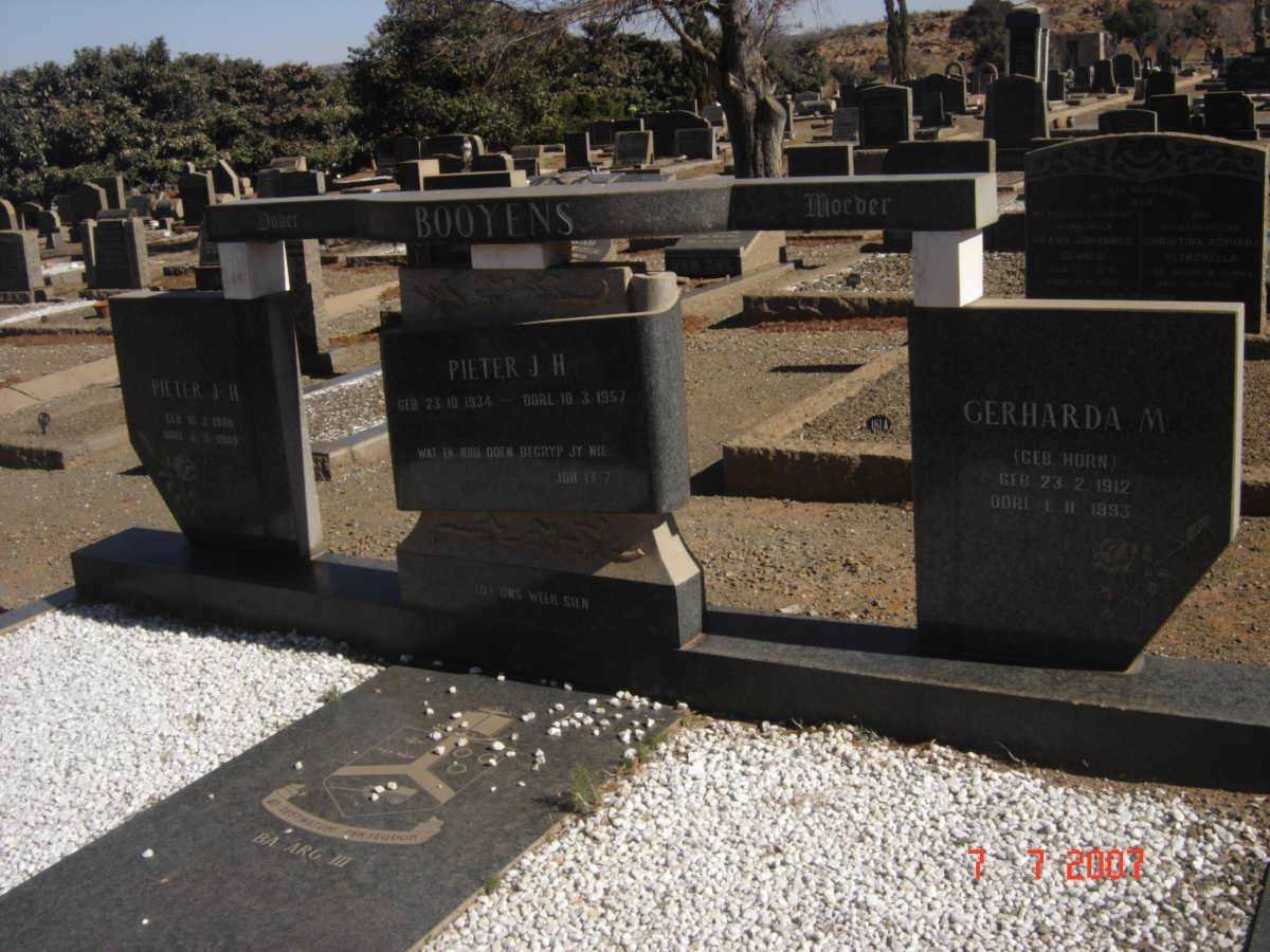 BOOYENS  Pieter J.H. 1908-1989 &amp; Gerharda M. HORN 1912-1993 :: BOOYENS  Pieter J.H. 1934-1957