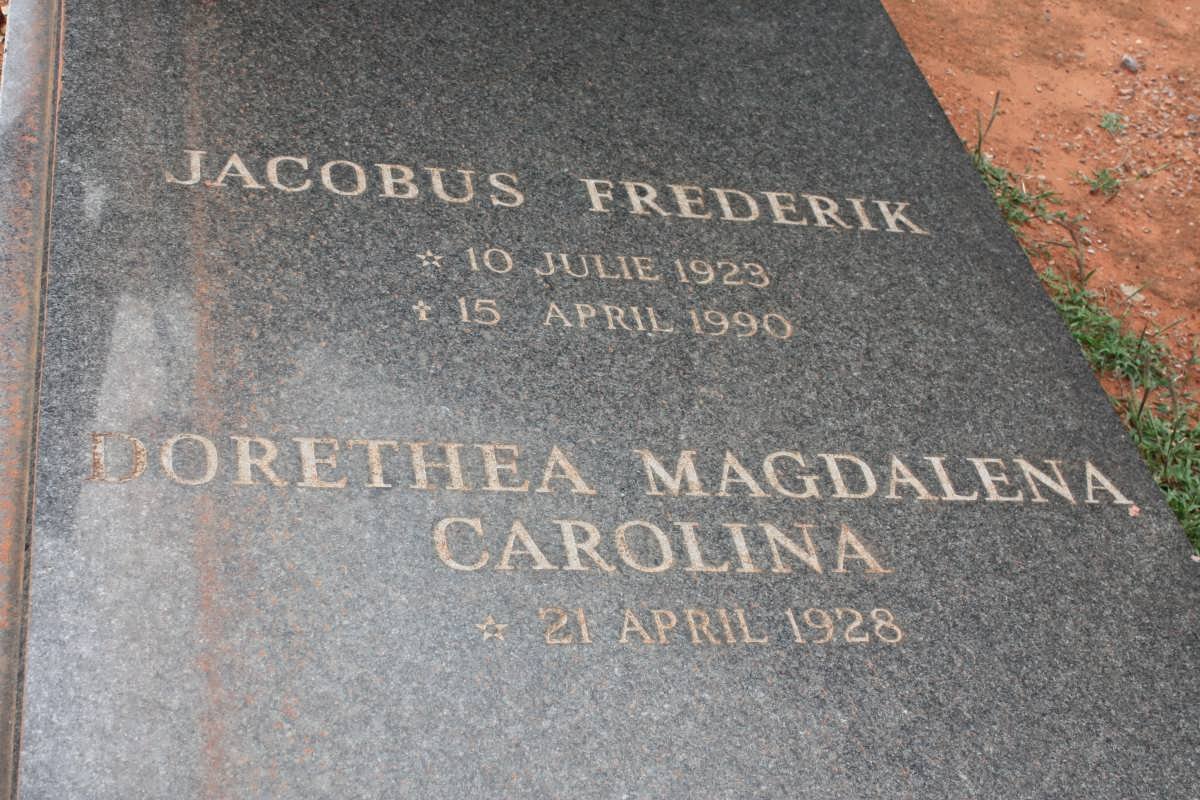 SENEKAL Jacobus Frederik 1923-1990 &amp; Dorethea Magdalena Carolina 1928-
