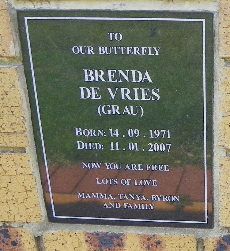 VRIES Brenda, de nee GRAU 1971-2007