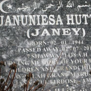 HUTTUS Januniesa 1944-2017