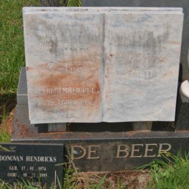 BEER Petro, de 1945-1985 :: DE BEER Donovan Hendricks 1974-1995
