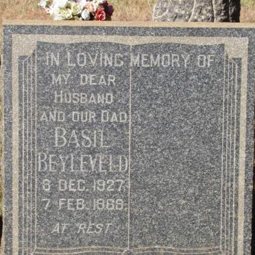 BEYLEVELD Basil 1927-1969