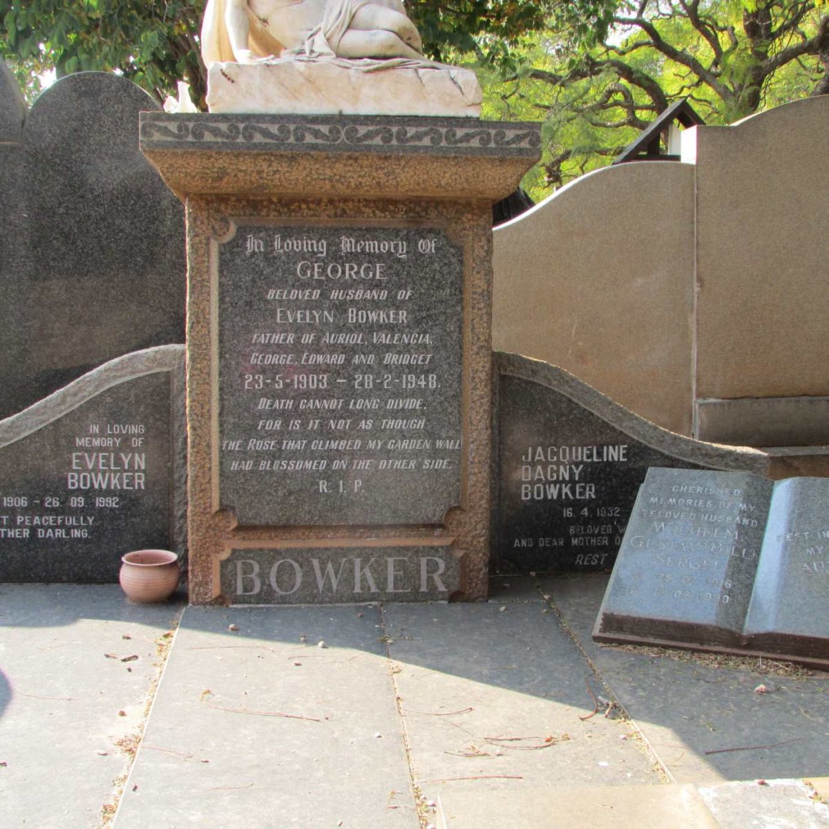 BOWKER George 1903-1948 &amp; Evelyn 1906-1992 :: BOWKER Jacqueline Dagny 1932-1990