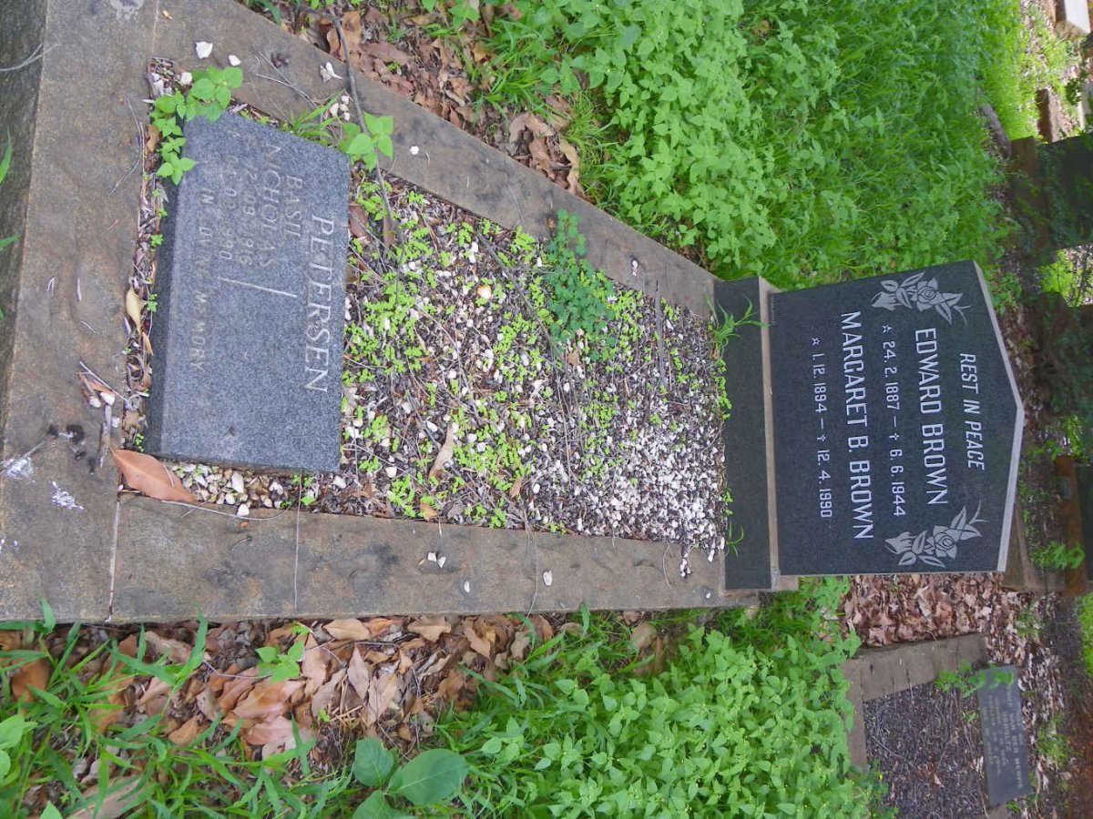 BROWN Edward 1887-1944 &amp; Margaret B. 1894-1990 :: PETERSEN Basil Nicholas 1916-1990