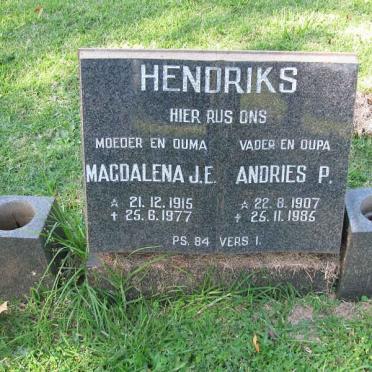 HENDRIKS Andries P. 1907-1985 &amp; Magdalena J.E. 1915-1977