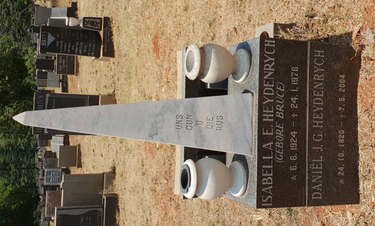 HEYDENRYCH Daniel J.G. 1920-2004 &amp; Isabella E. BRUCE 1924-1976
