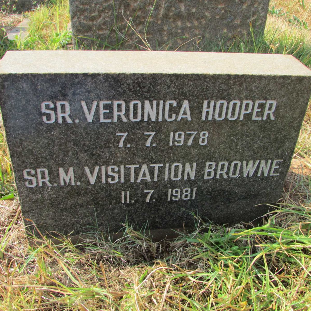 HOOPER Veronica -1978 :: BROWNE M. Visitation -1981