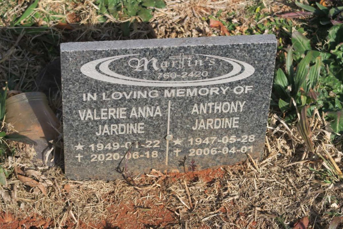 JARDINE Anthony 1947-2006 &amp; Valerie Anna 1949-2020