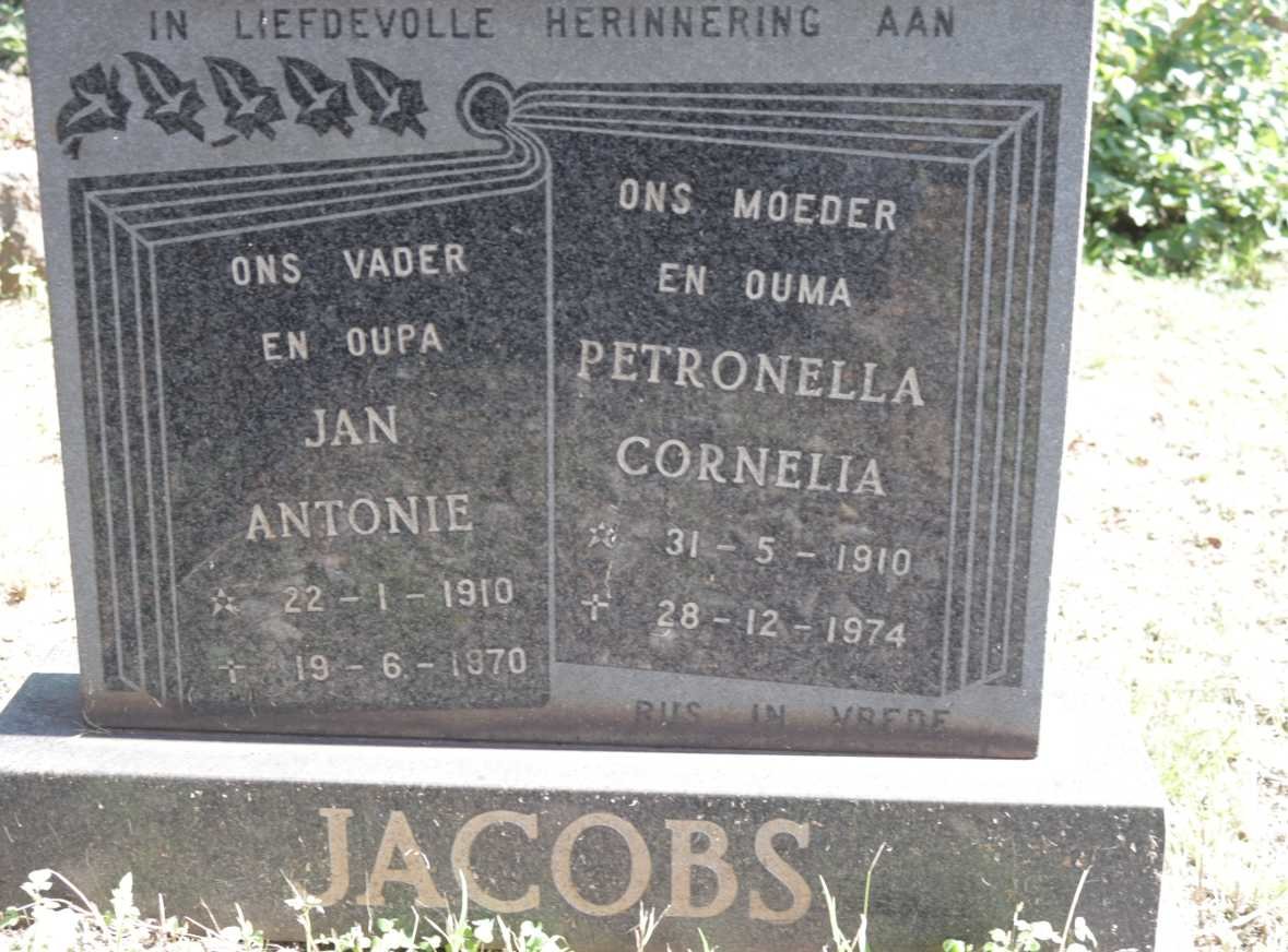 JACOBS Jan Antonie 1910-1970 &amp; Petronella Cornelia 1910-1974