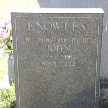 KNOWLES John 1916-1982