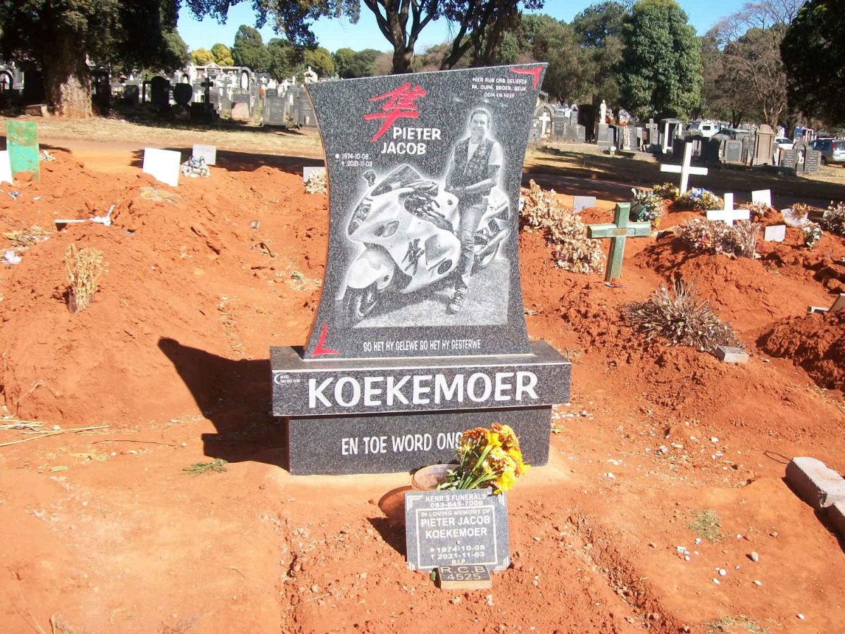 KOEKEMOER Pieter Jacob 1974-2021
