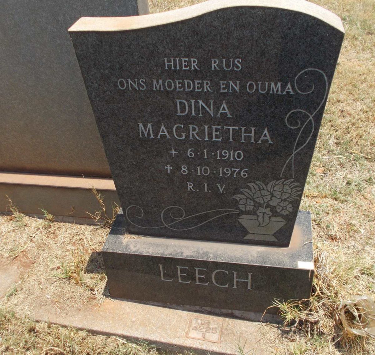 LEECH Dina Magrietha 1910-1976
