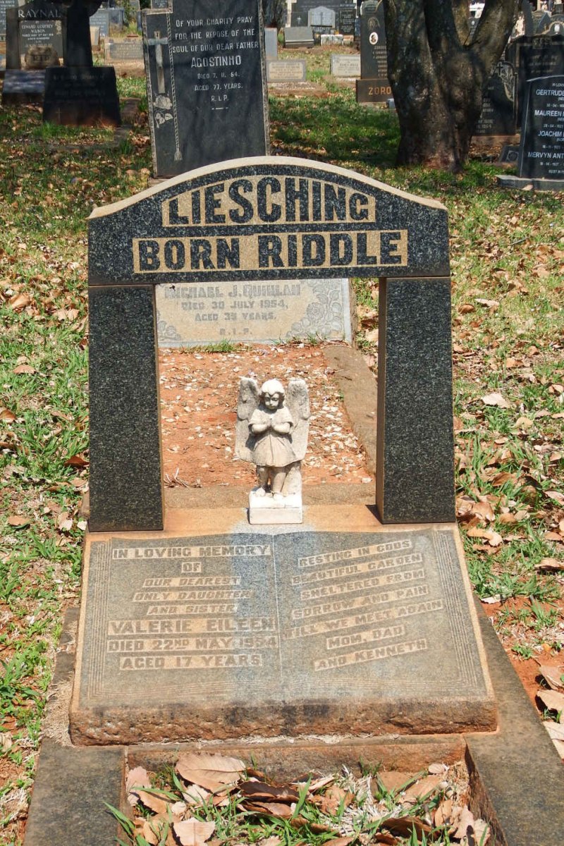 LIESCHING Valerie Eileen nee RIDDLE  -1954