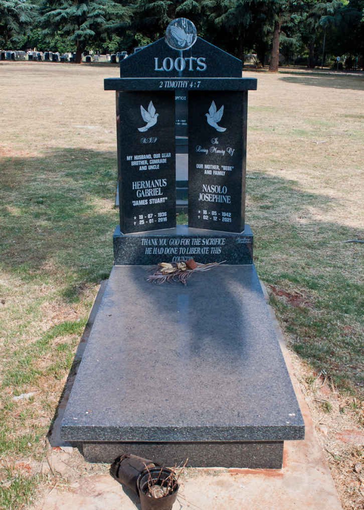 LOOTS Hermanus Gabriel 1936-2016 &amp; Nasolo Josephine 1942-2021