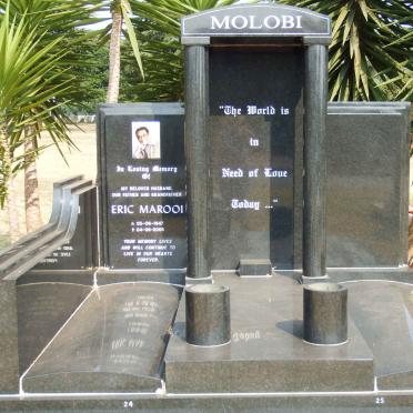 MOLOBI Eric Marooi 1947-2006