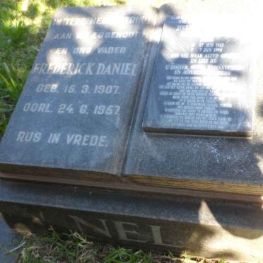 NEL Frederick Daniel 1907-1957 & Helena Elizabetha Maria Gertruida 1912-1994#1