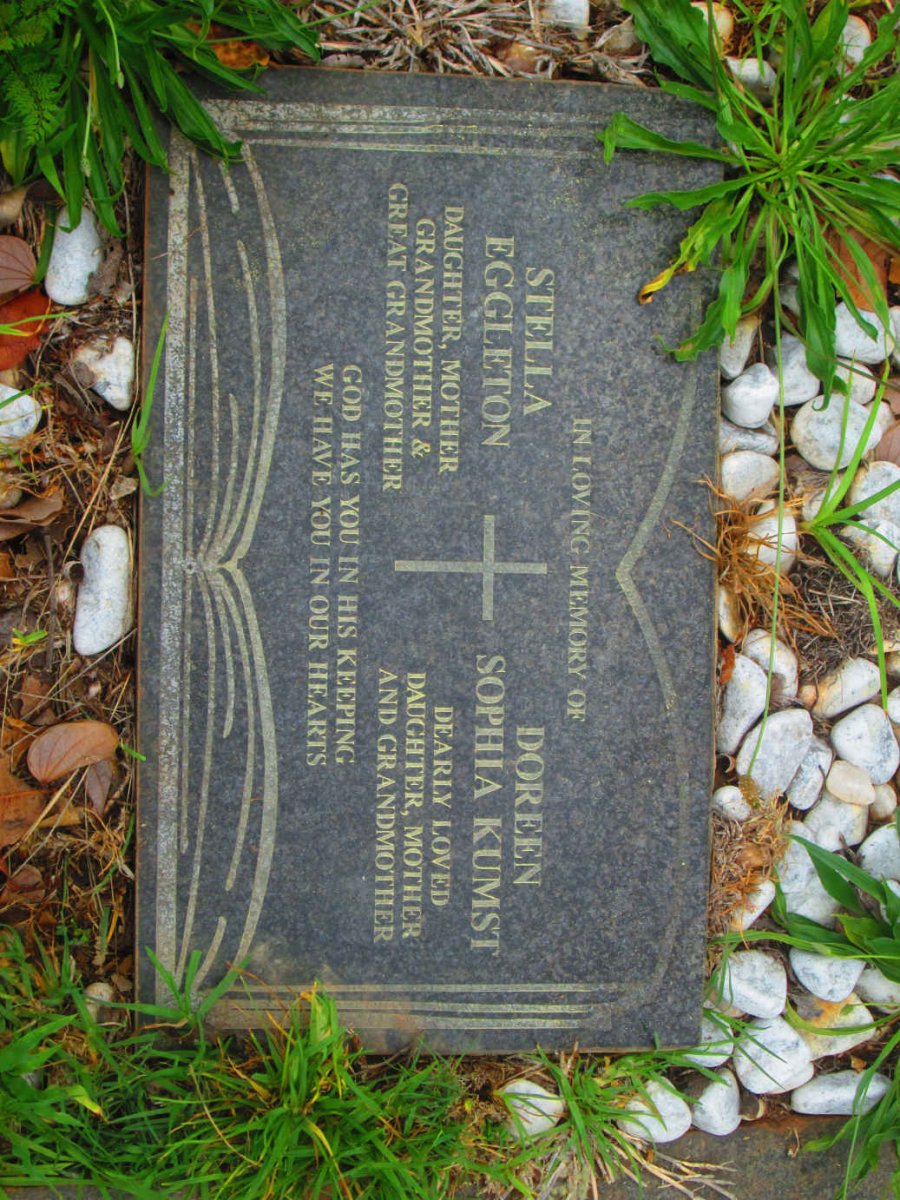 EGGLETON Stella  :: KUMST Doreen Sophia