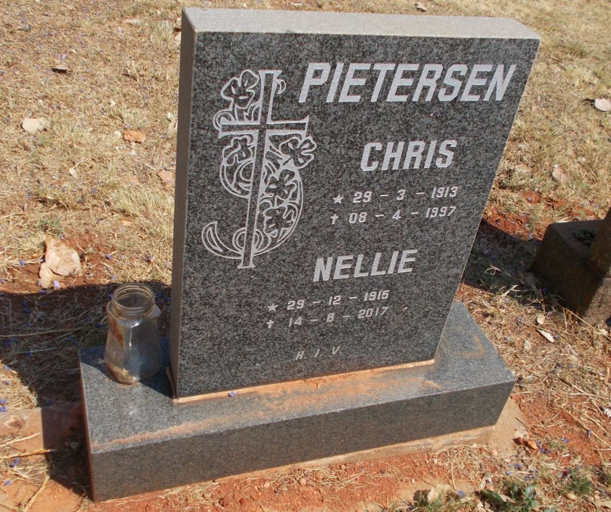 PIETERSEN Chris 1913-1997 &amp; Nellie 1915-2017