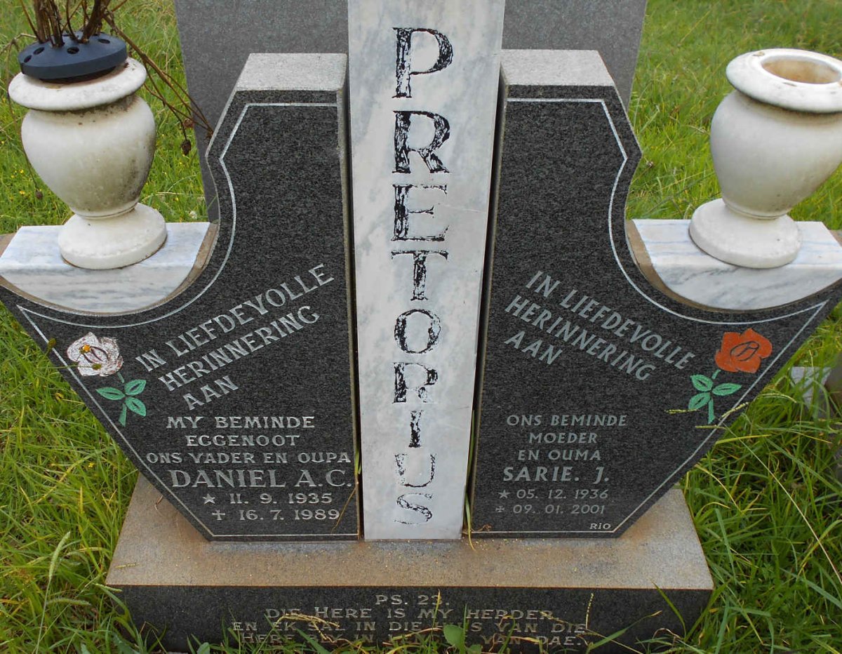 PRETORIUS Daniel A.C. 1935-1989 &amp; Sarie J. 1936-2001