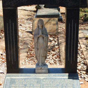 SANTOS Elisa Leitao, dos 1885-1956 :: DOS SANTOS Maria Lourebiro Paulo 1911-1982