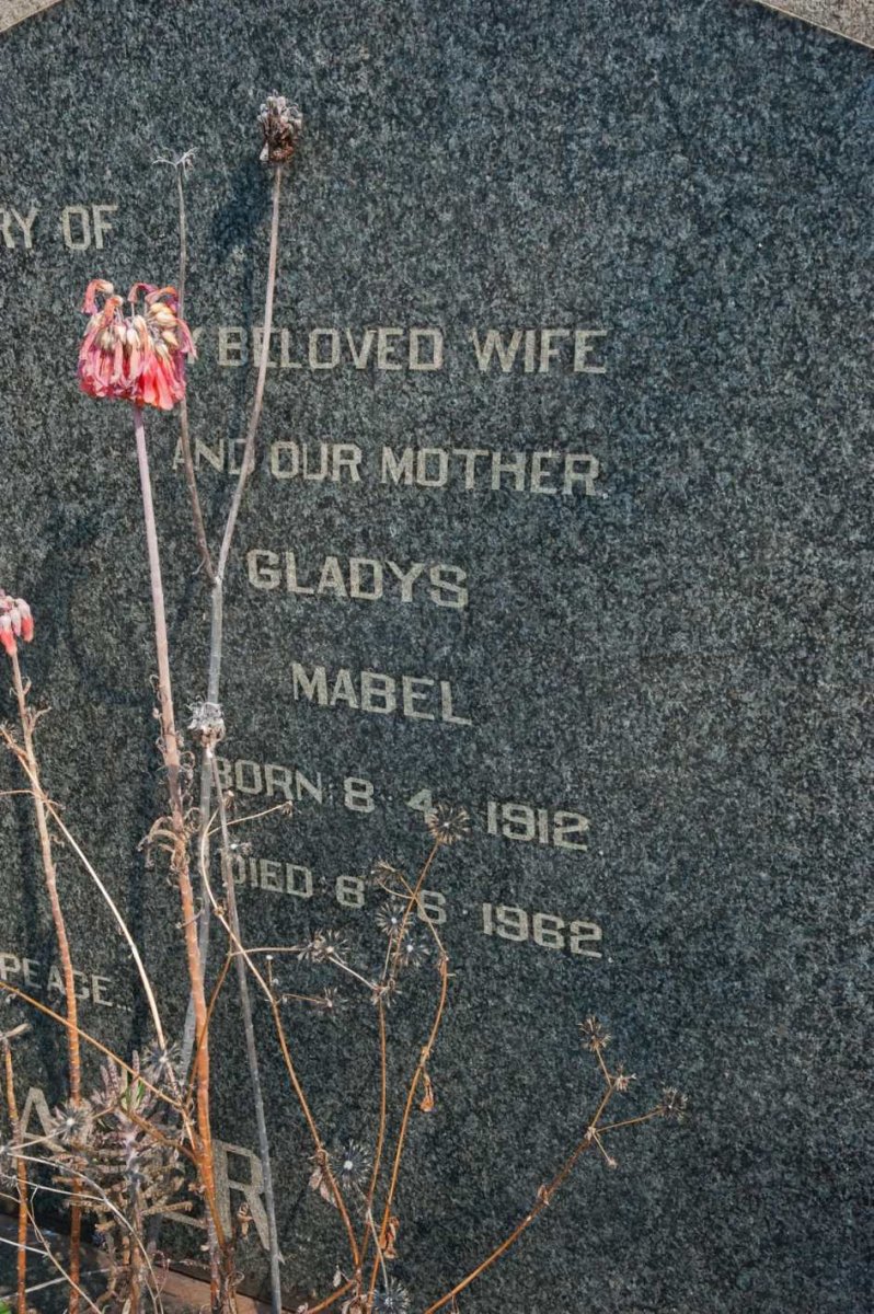 WHITTAKER Gladys Mabel 1912-1962