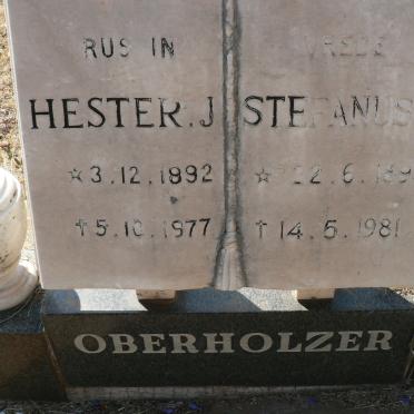 OBERHOLZER Stephanus P. 1894-1981 &amp; Hester J. 1892-1977