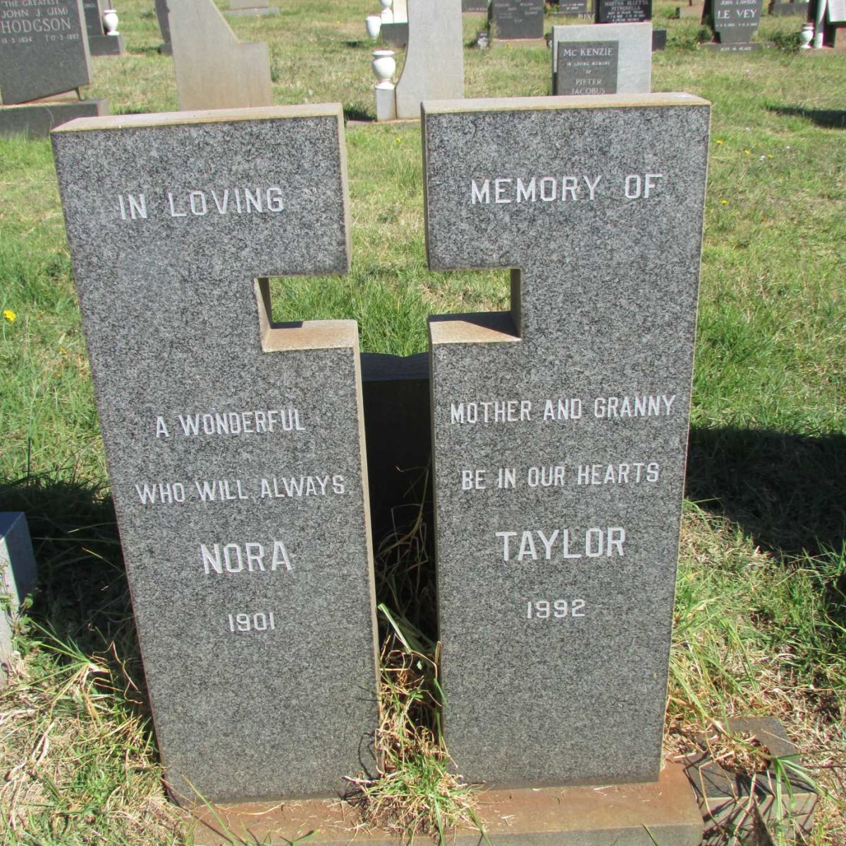 TAYLOR Nora 1901-1992