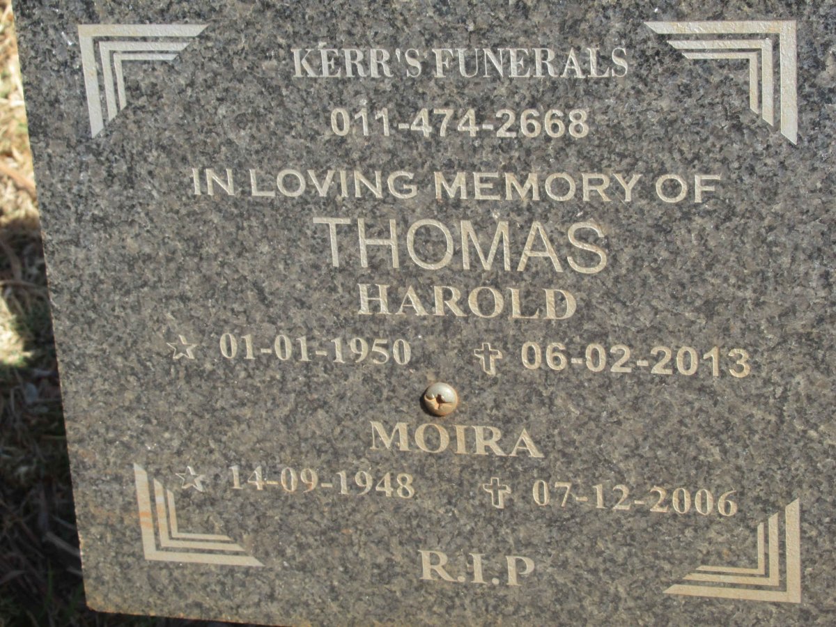 THOMAS Harold 1950-2013 &amp; Moira 1948-2006