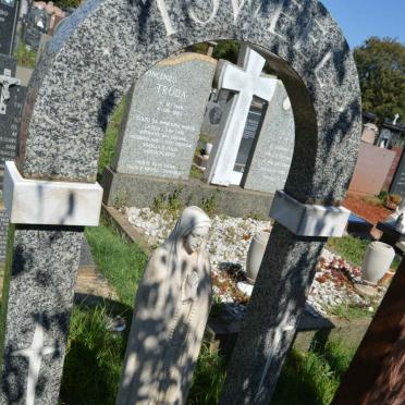 TOWEEL Fatima Mary 1958-1983
