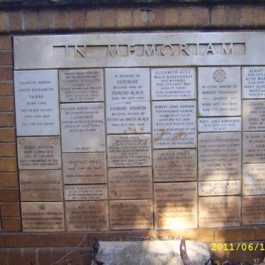 057 Memorial wall