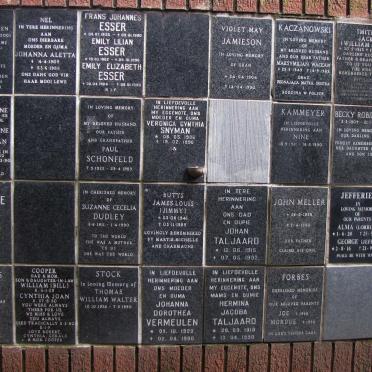 163 Memorial wall 
