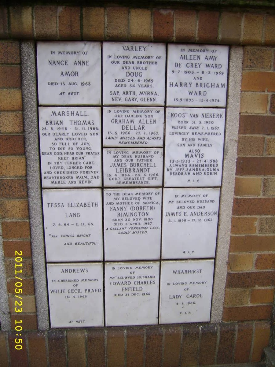 003 Memorial wall