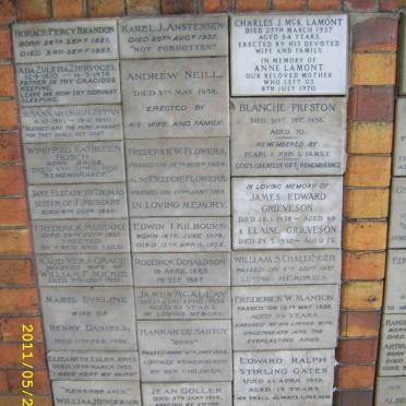 044 Memorial wall