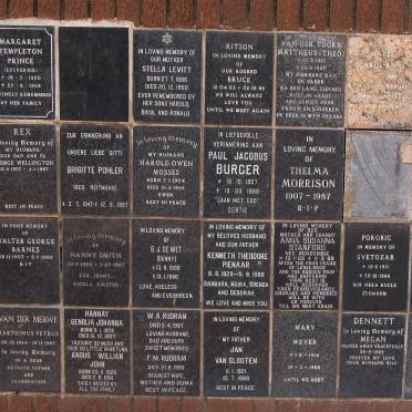 092 Memorial wall 