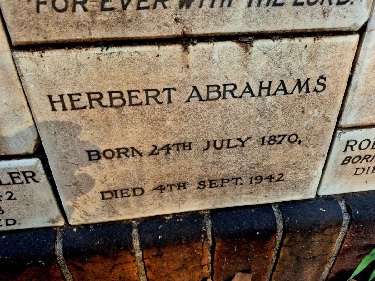 ABRAHAMS Herbert 1870-1942