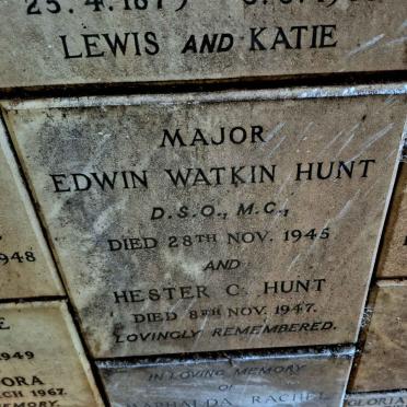 HUNT Edwin Watkin -1945 & Hester C. -1947