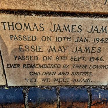 JAMES Thomas James -1942 & Essie May -1946