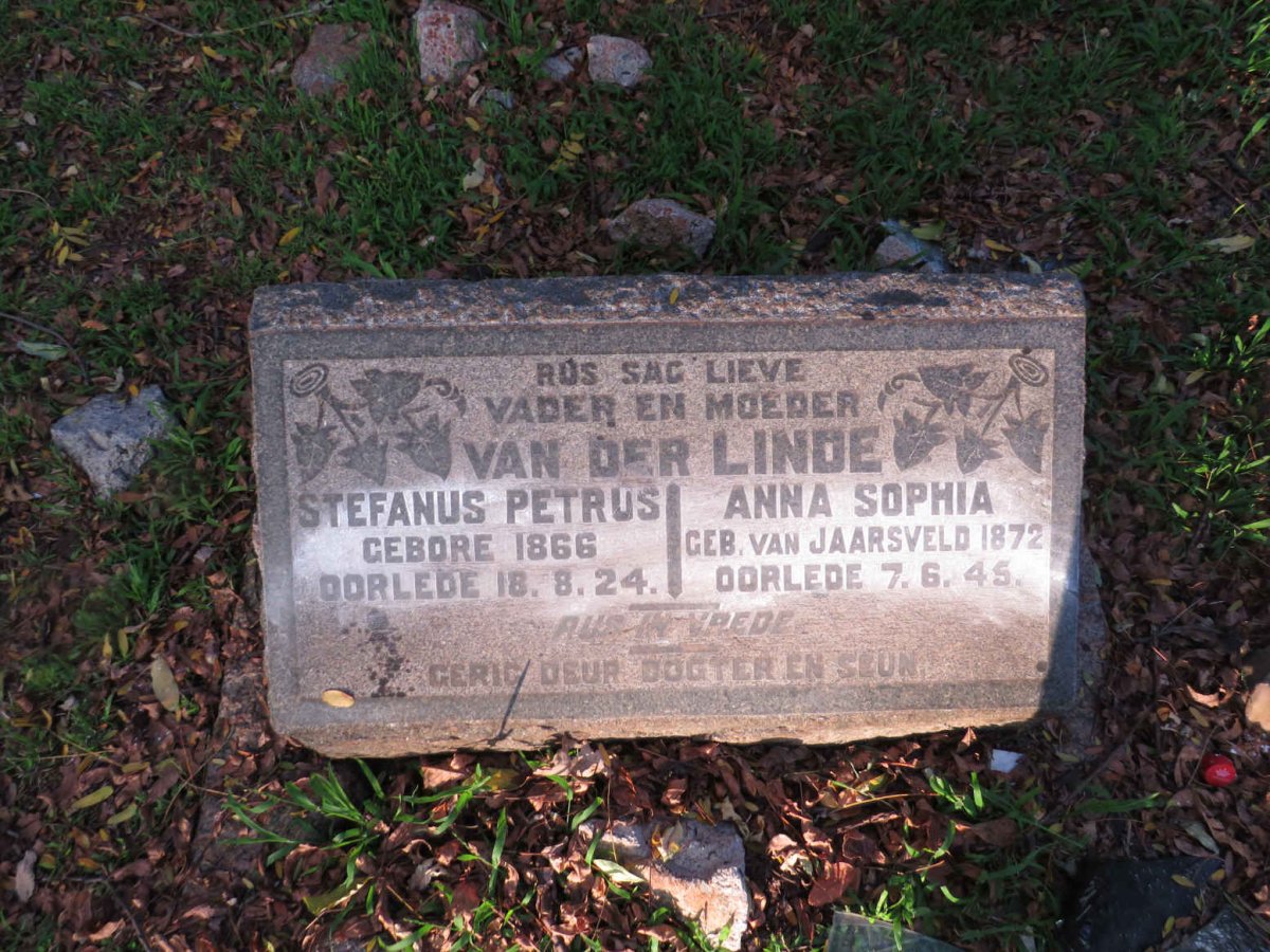 LINDE Stefanus Petrus, van der 1866-1924 &amp; Anna Sophia VAN JAARSVELD 1872-1945