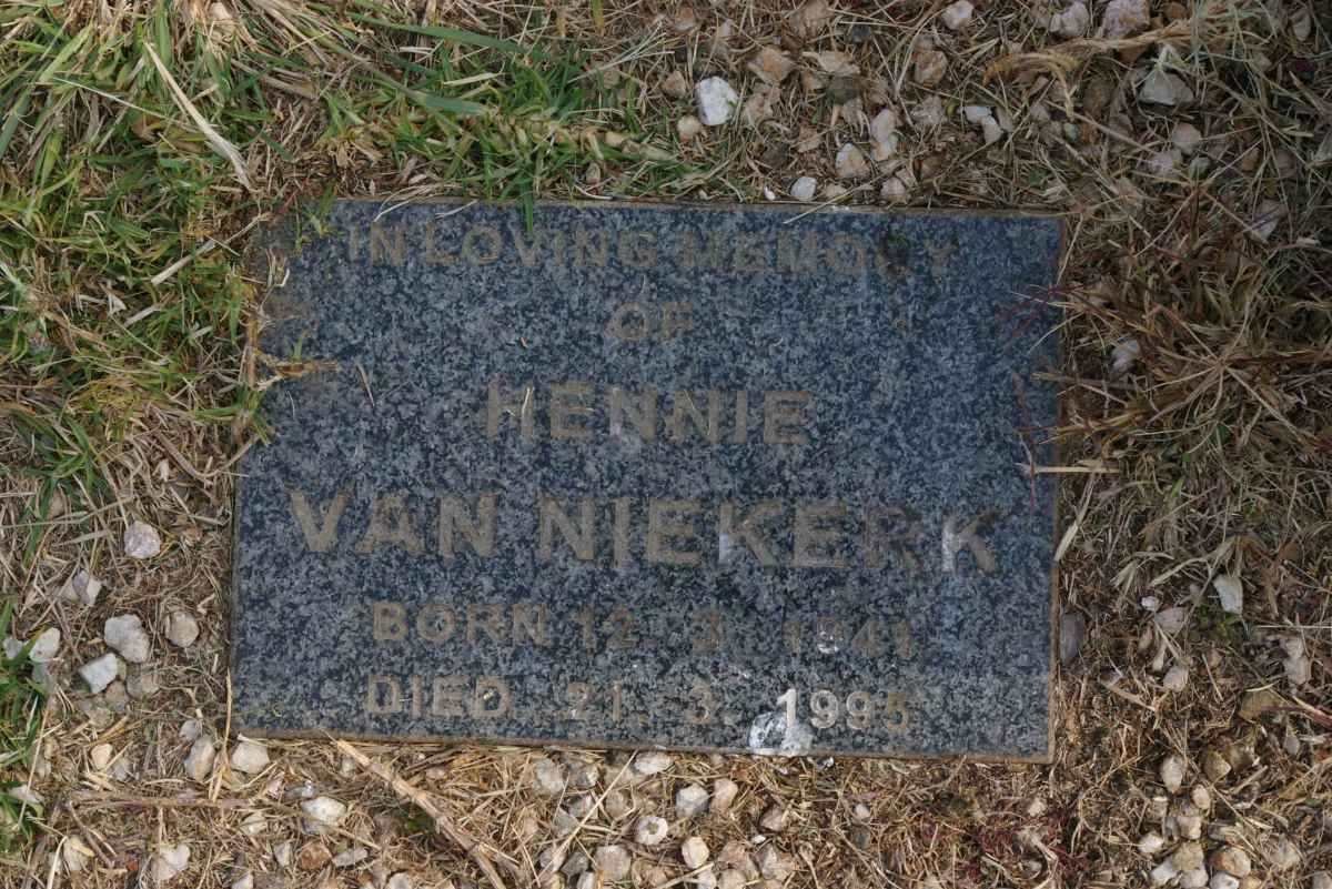 NIEKERK Hennie, van 1944-1995