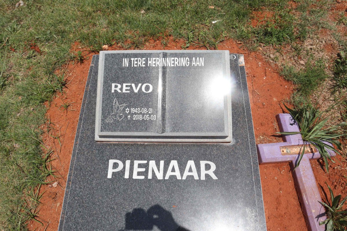 PIENAAR Revo 1943-2018