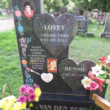 BERG Bennie, van den 1939- &amp; Lovey 1939-2011