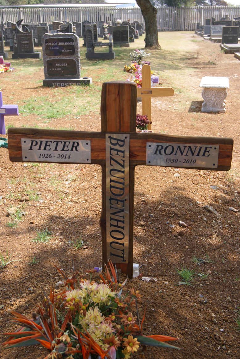 BEZUIDENHOUT Pieter 1926-2014 :: BEZUIDENHOUT Ronnie 1930-2010